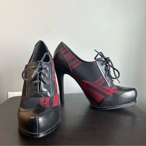 Le Chateau Red Plaid Heeled Oxford Shoe